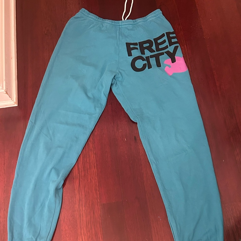 FREE CITY logo sweatpants size s